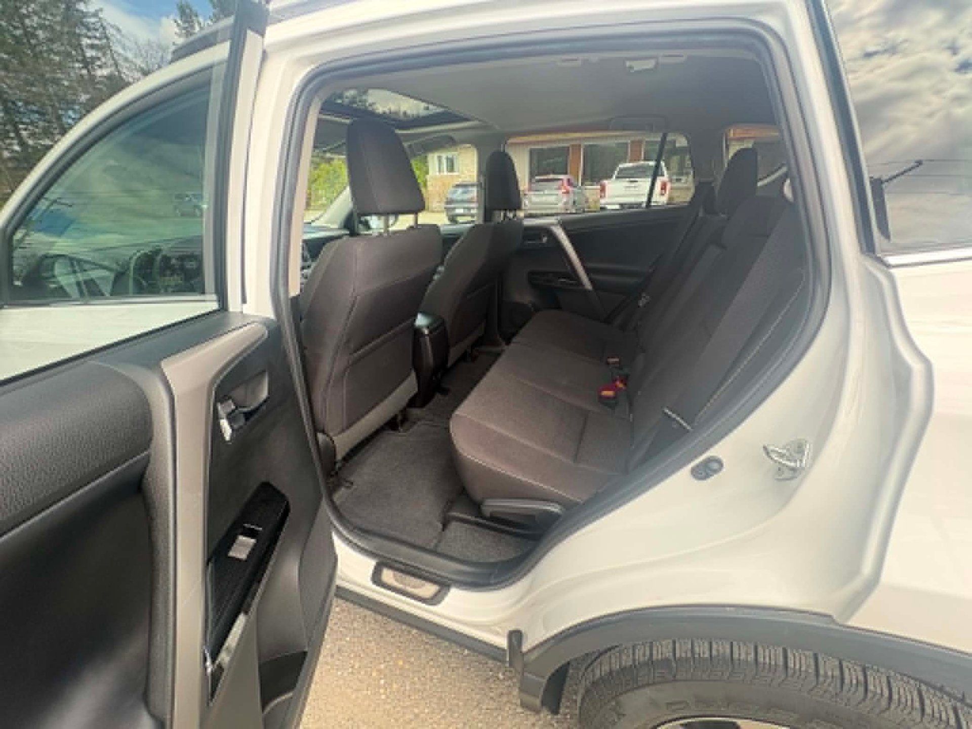 Toyota RAV4 2018 - Thumbnail 3