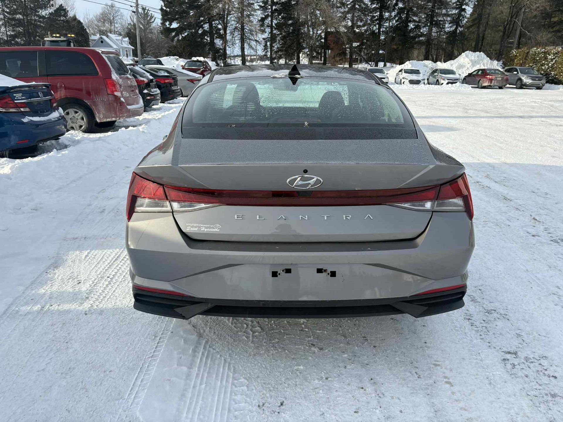 Hyundai Elantra 2023 - Thumbnail 3
