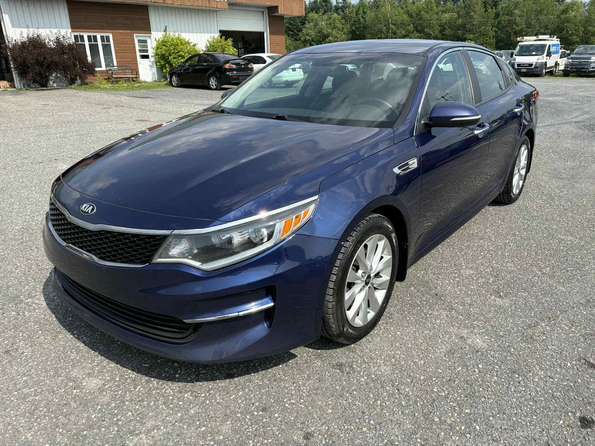 Kia Optima 2017 - Thumbnail 1