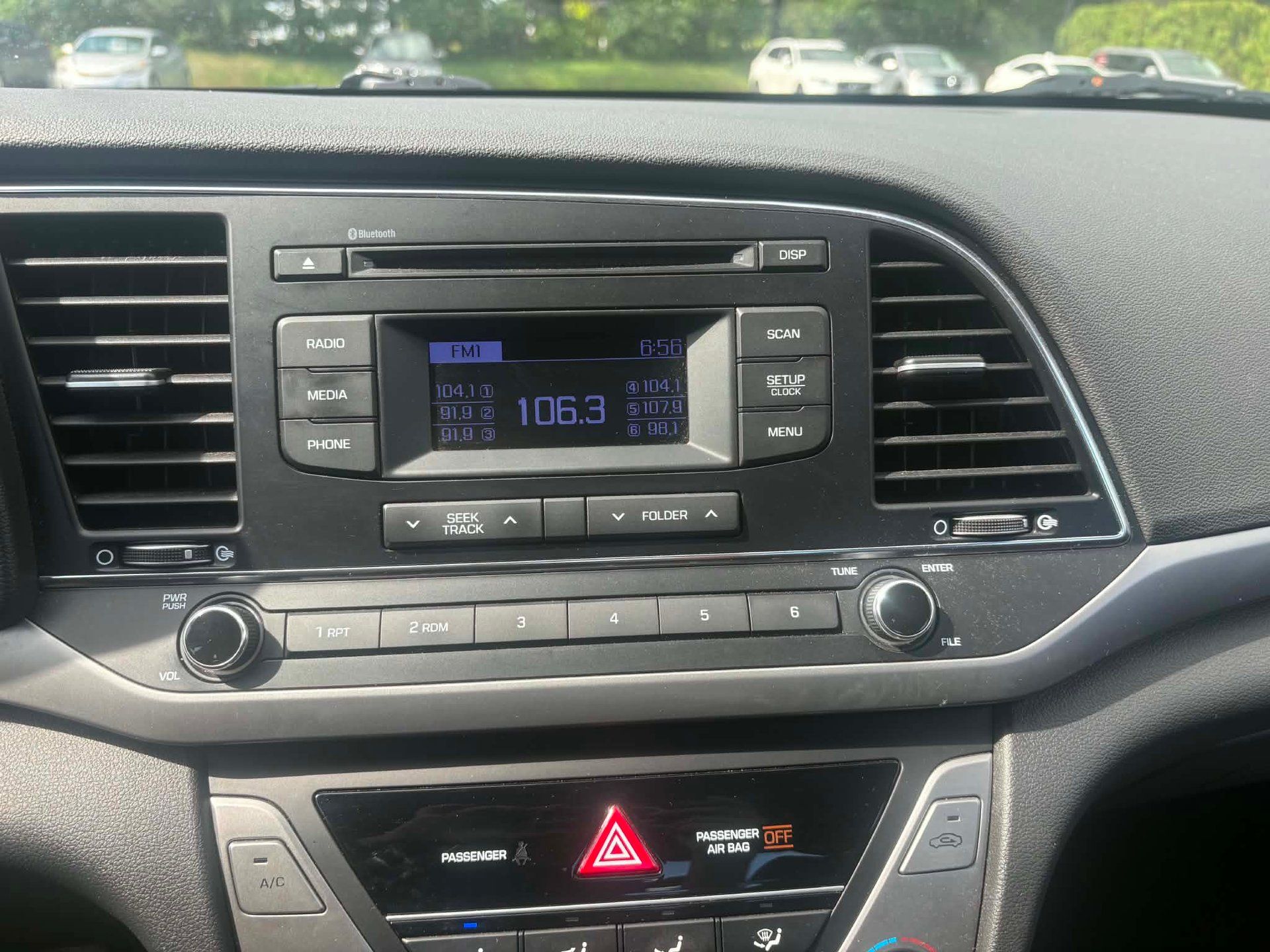 Hyundai Elantra 2017 - Thumbnail 6
