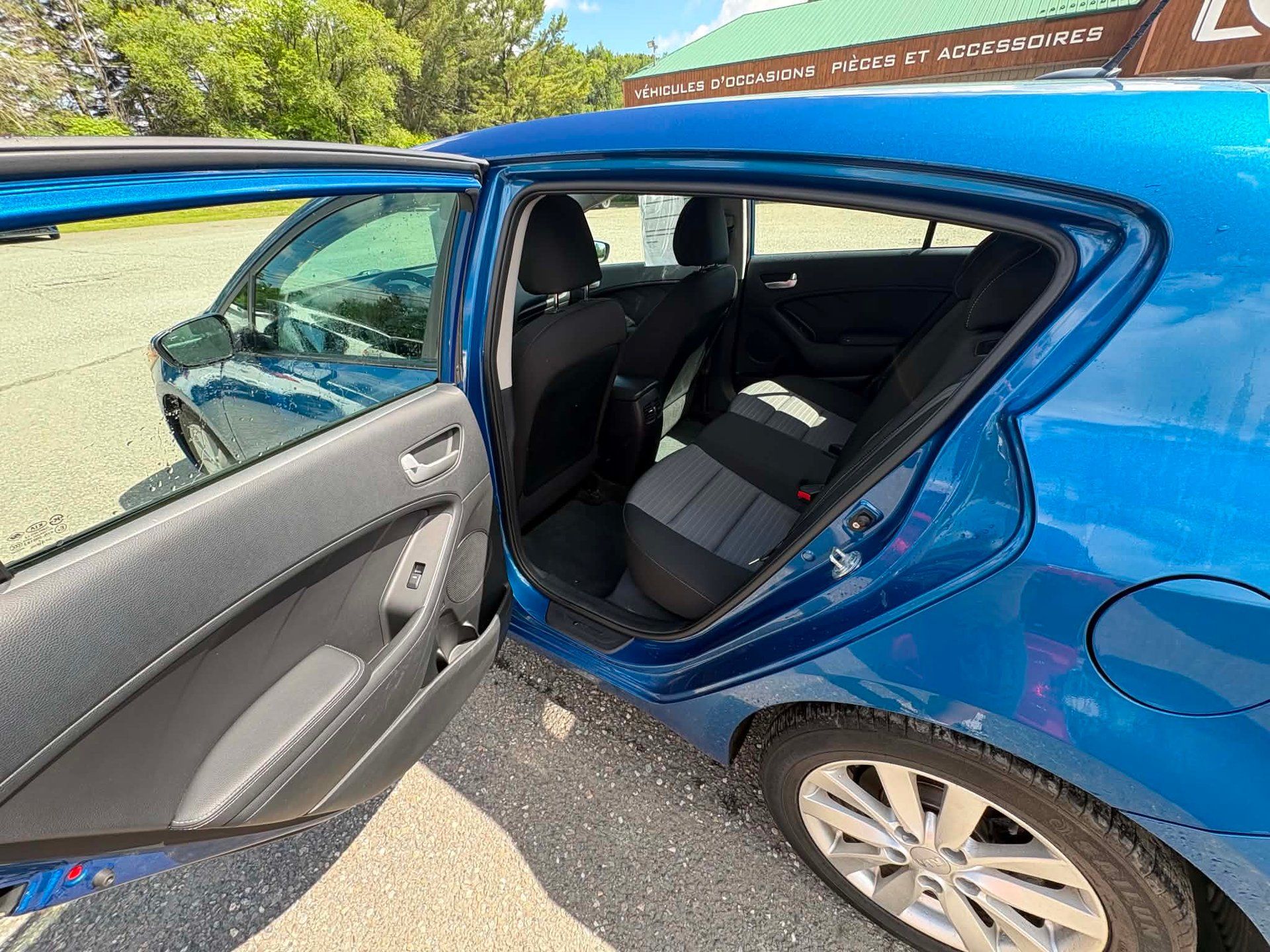 Kia Forte 5-Door 2015 - Image 4