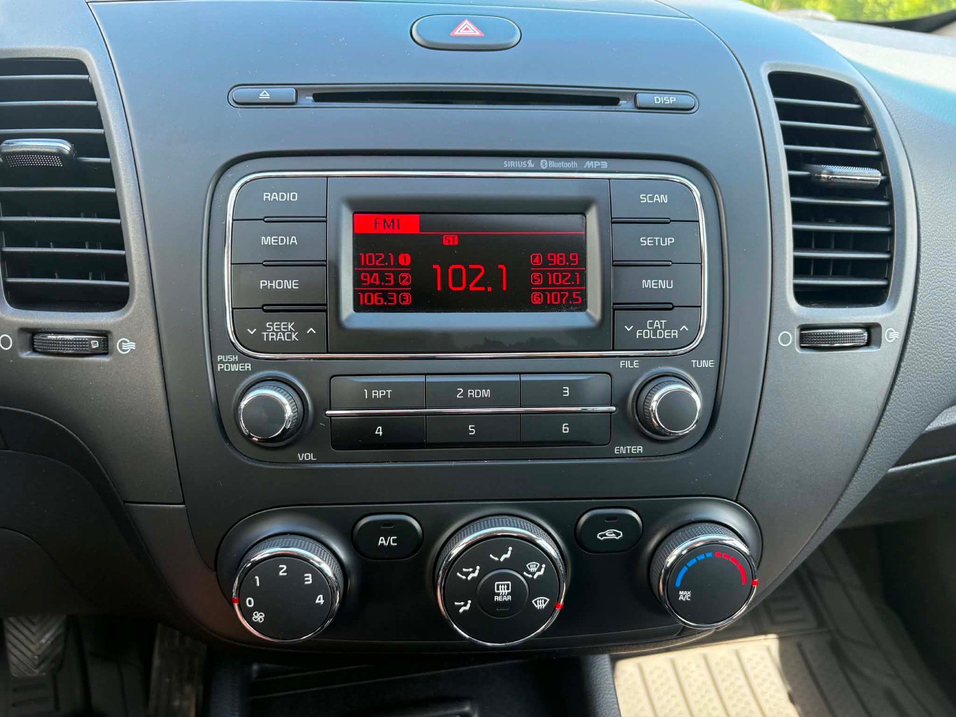 Kia Forte 5-Door 2015 - Image 7