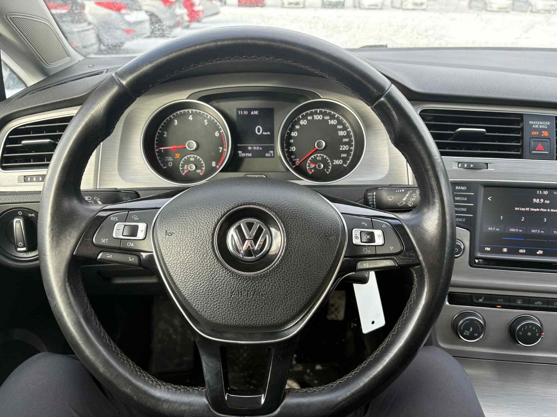 Volkswagen Golf 2017 - Image 2
