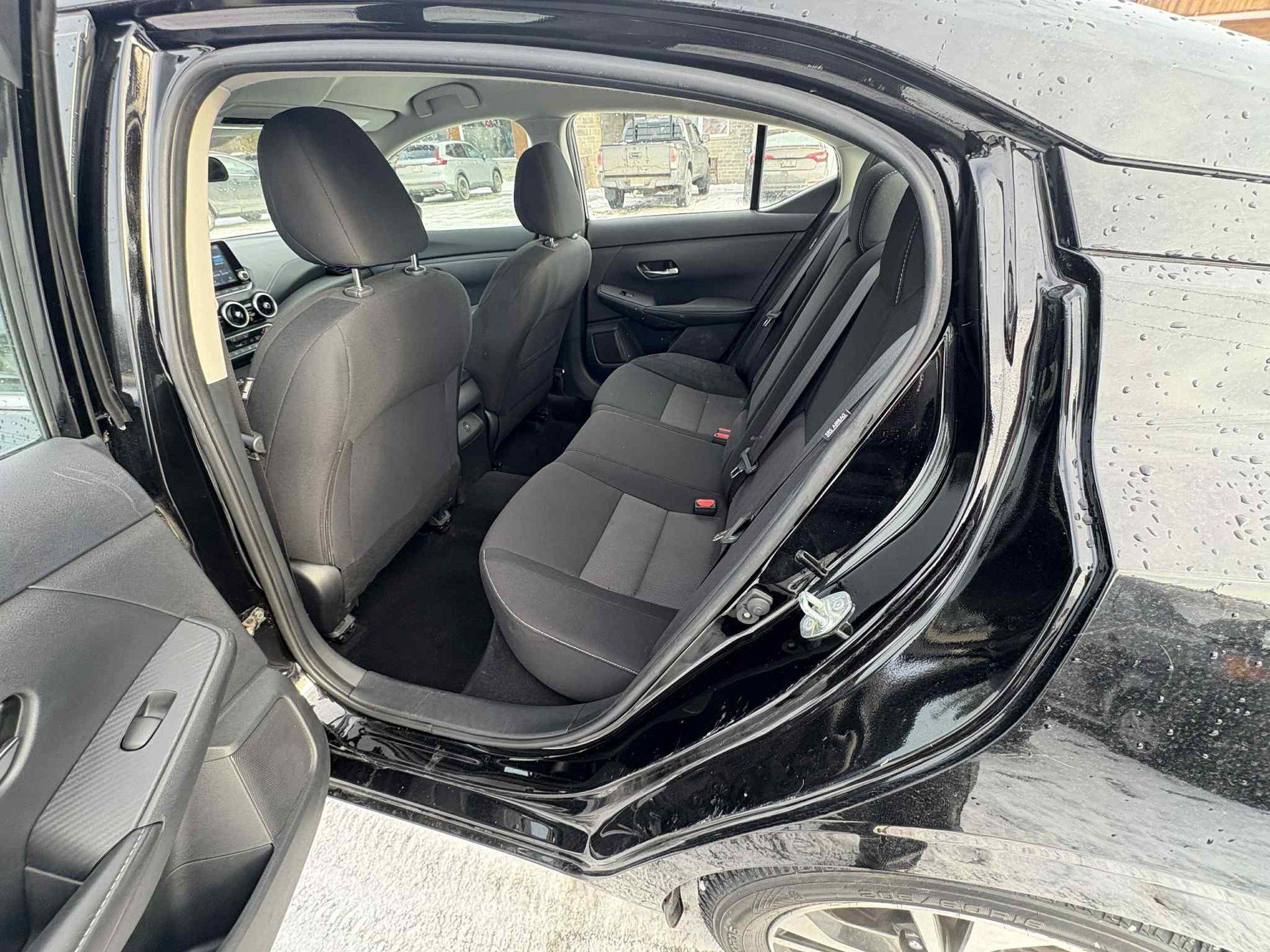 Nissan Sentra 2022 - Image 2