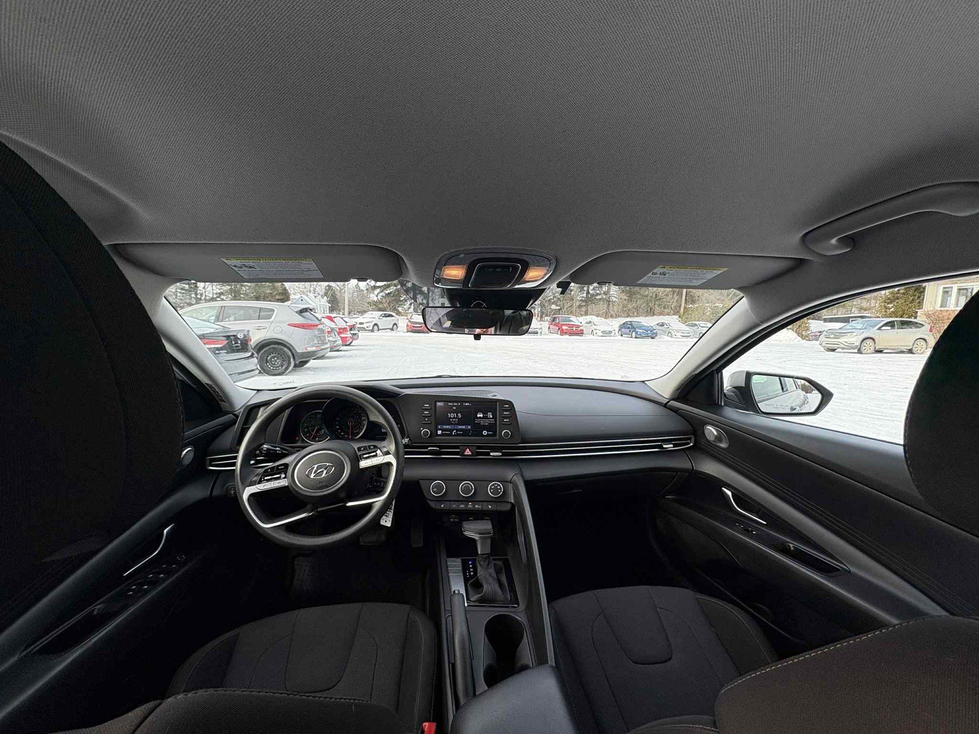 Hyundai Elantra 2022 - Image 7