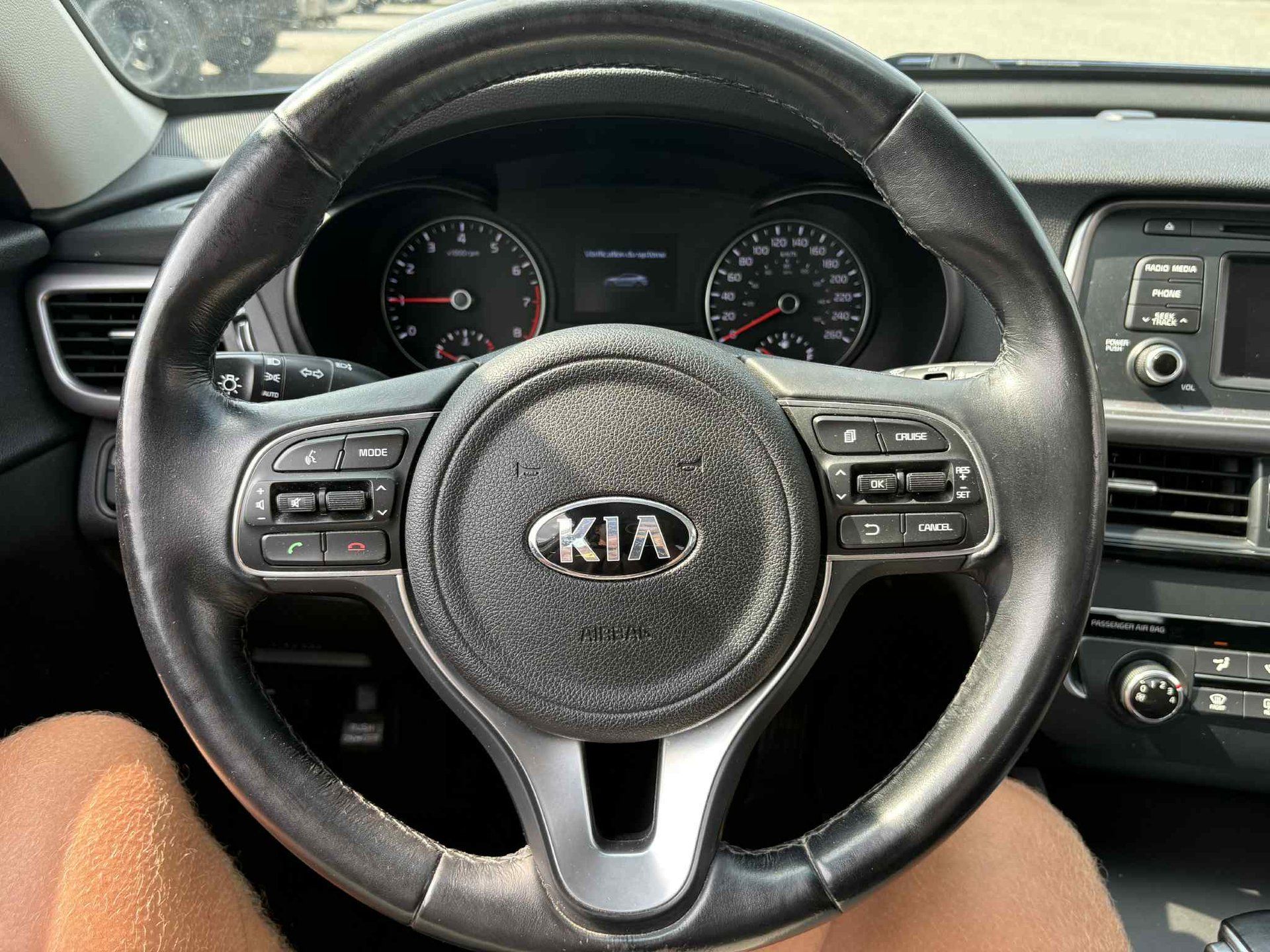Kia Optima 2017 - Image 6
