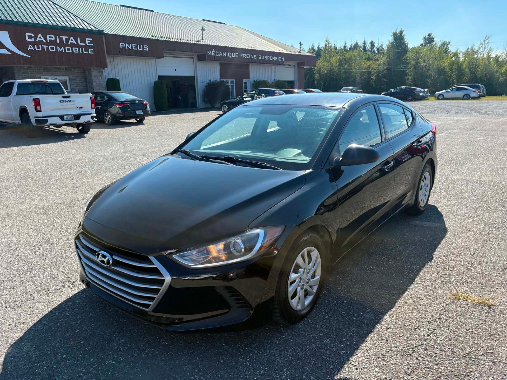 Hyundai Elantra 2017 - Thumbnail 3